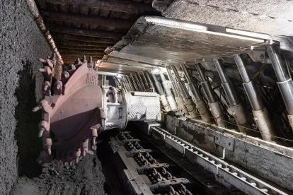 1762760344794022.jpg KBA12礦用隔爆型攝像儀 應(yīng)用場景1.jpg